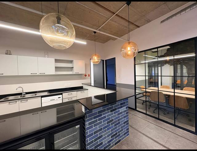428M² OFFICE TO LET IN MAGALIESSIG